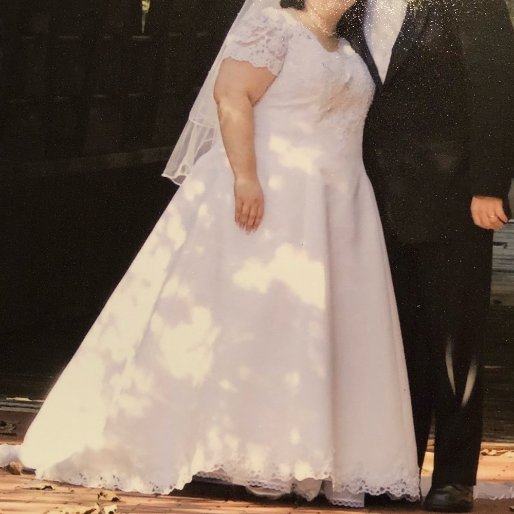 White wedding dress 26W